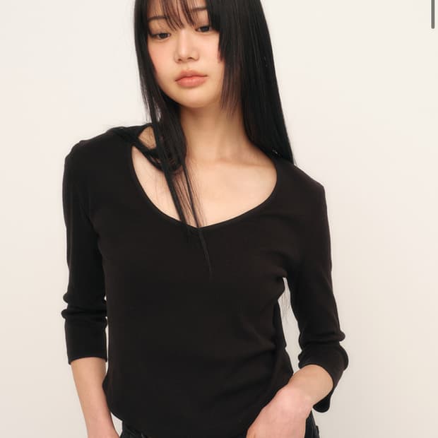 큐리티 C 90S LINE V-NECK T-SHIRT_BLACK  