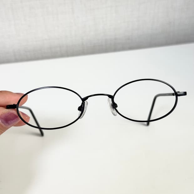 데드스탁 블랙 오발 무광 안경테