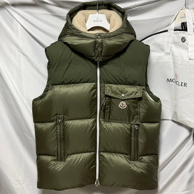 [S+급/5] 23FW 몽클레어 아우스트 질레 후드 조끼패딩 올리브 그린