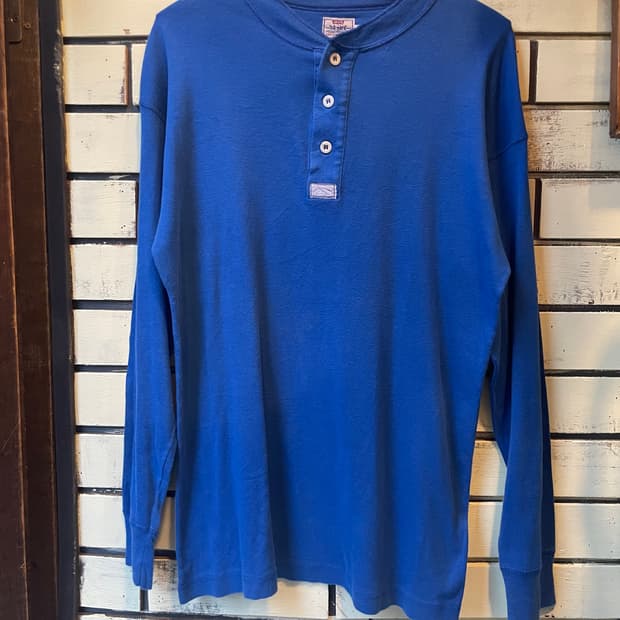 90-00's Vintage Levi’s  Henley T- Shirt