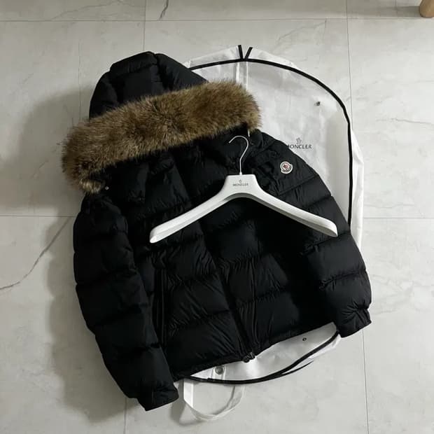 몽클레어 마야프 블랙 패딩