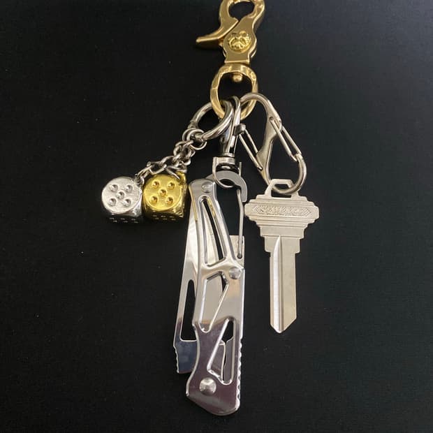 투톤 메탈 다이스 키링