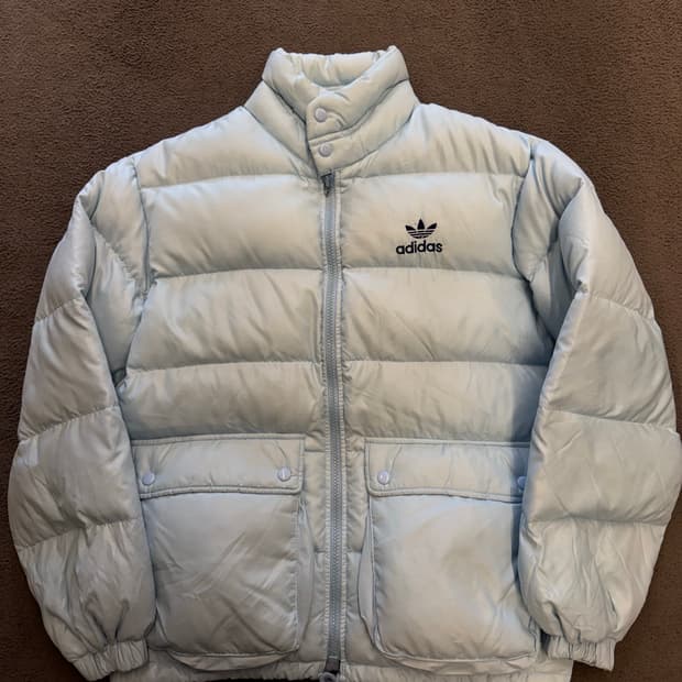 아디다스 70s 초대장 경량 패딩 일본판 스카이 