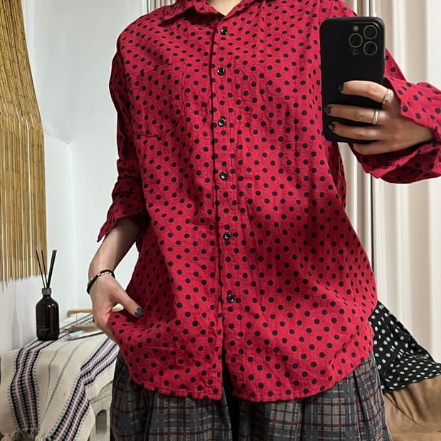 여성 딥레드 도트 셔츠