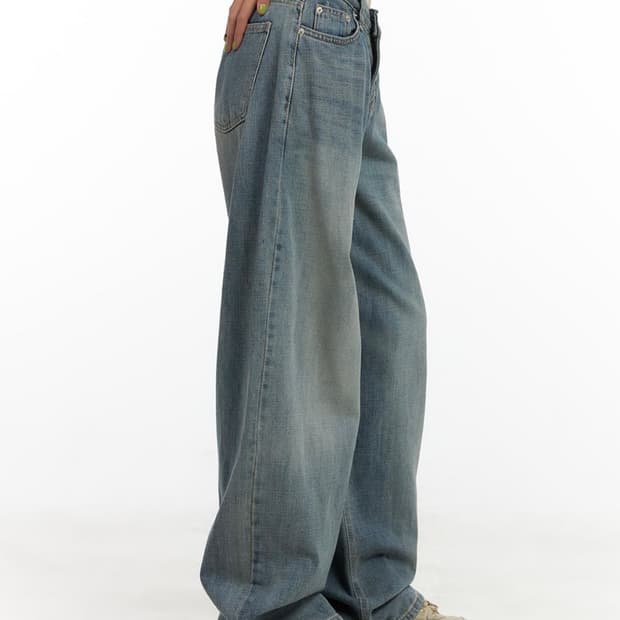 Washed Low-Waist Baggy Jeans