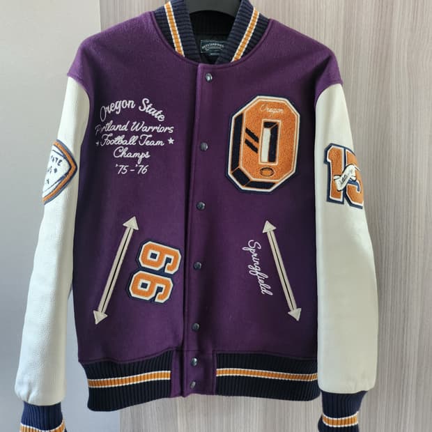 아웃스탠딩 레더 스타디움 자켓 퍼플