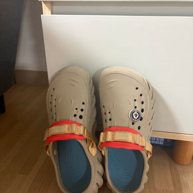 크록스 에코 클로그 베이지