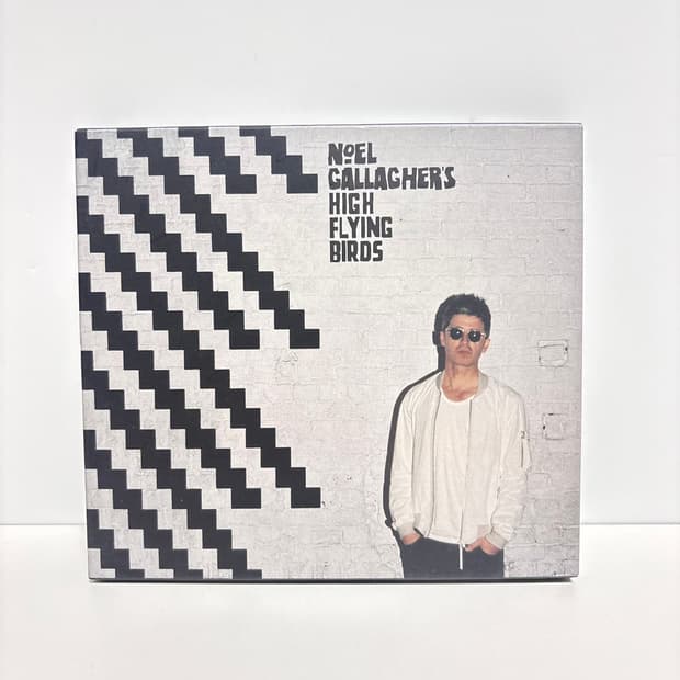[초판] 노엘 갤러거스 하이 플라잉 버즈 Chasing yesterday