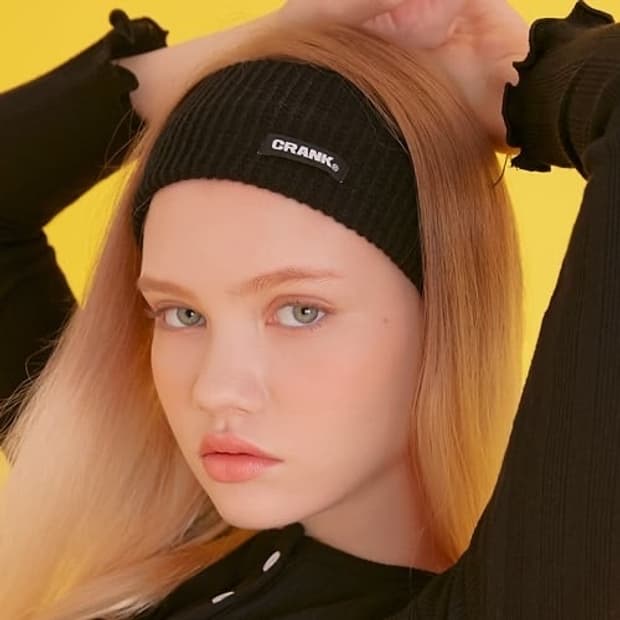 크랭크 블랙 니트 헤어밴드