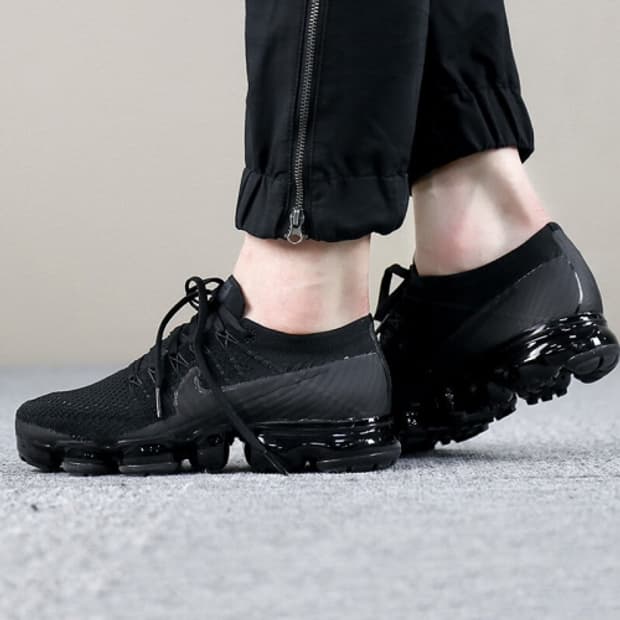 나이키 베이퍼맥스1탄 트리플블랙 230mm