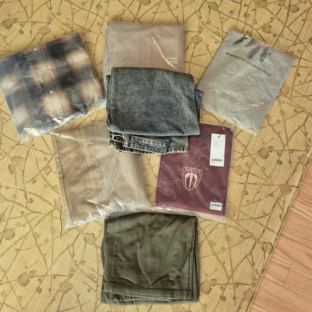 옷장 정리(체크셔츠, 치노, 반팔, 데님)