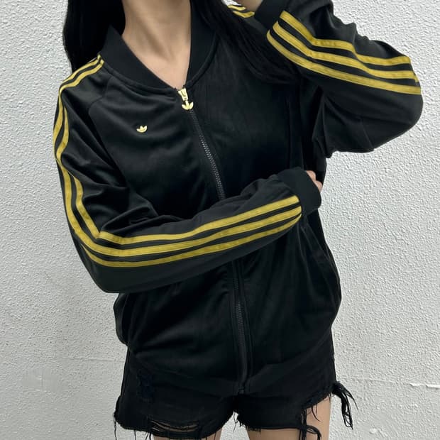 아디다스 골드라인 벨벳 블랙 집업 XS