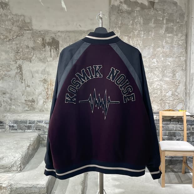 GU x 언더커버 버건디 코스믹 노이즈 바시티 자켓
