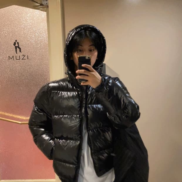 베이그 유광패딩