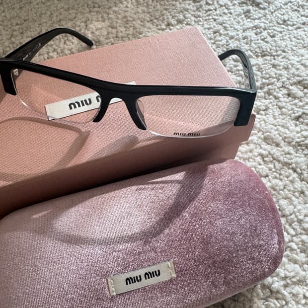 미우미우 브데트 선글라스