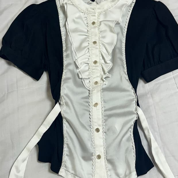 허리잘록🖤 블랙 프릴 레이스 블라우스