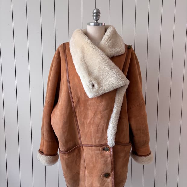 양 스웨이드 쉬어링 무스탕