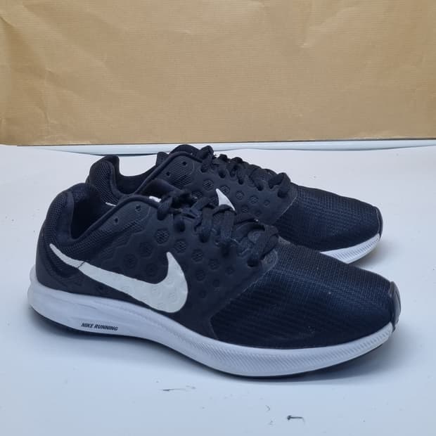 나이키 다운쉬프터7 여성런닝화 235.