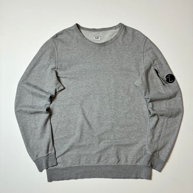 C.P.컴퍼니 다이애그널 렌즈 와펜 롱 슬리브 PN9120