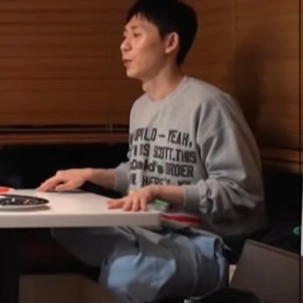 코쿤 착용 Cactus Plant Flea Market X 트래비스 스캇