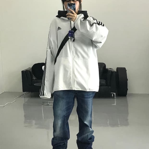 아디다스 화이트 바람막이