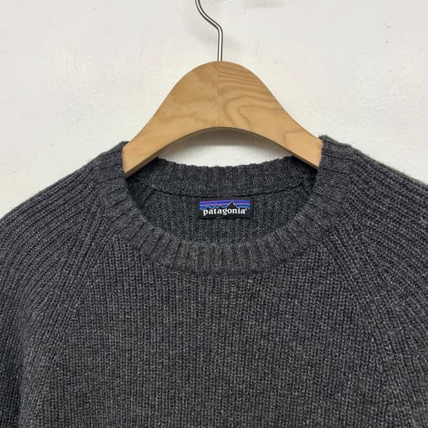 파타고니아 차콜그레이 니트 스웨터