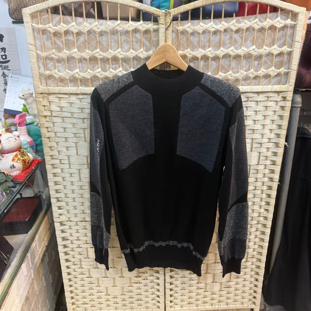 95-100 정품 루이비통 2054패치워크 모크 니트 팝니다