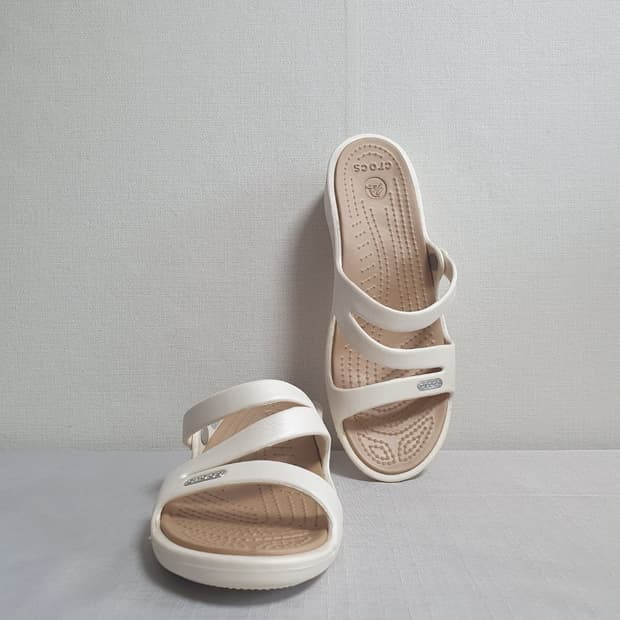 크록스 파트리샤 웨지 오이스터 골드 샌들 230mm
