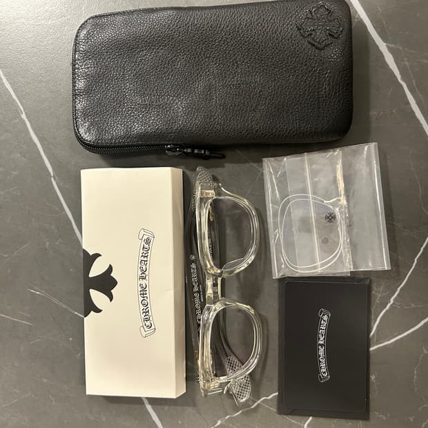 크롬하츠 컨볼루티드 클리어 실버 대거장식