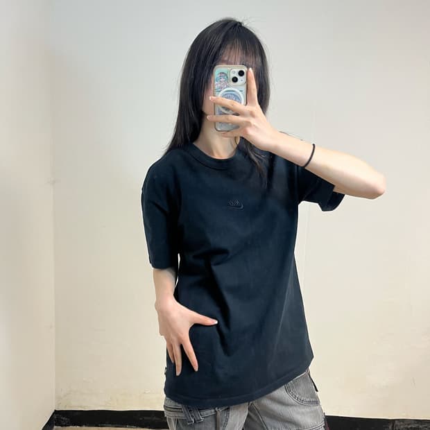Nike mid swoosh t-shirt