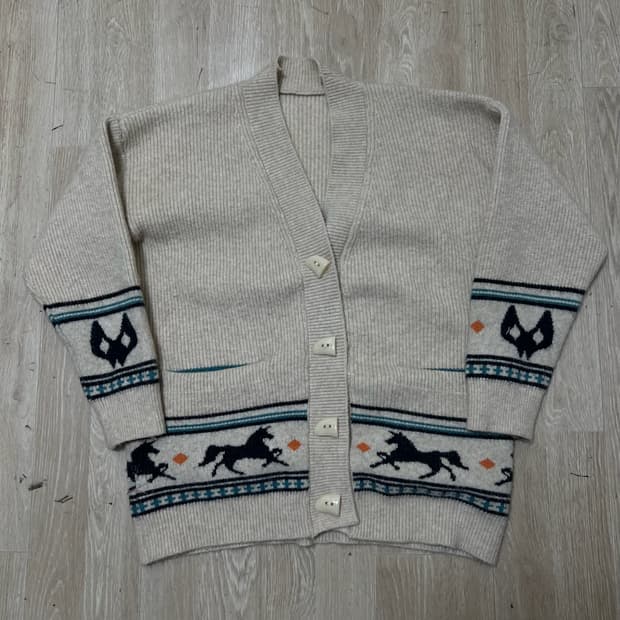 베이직 패턴 브이넥 니트 가디건 FREE 