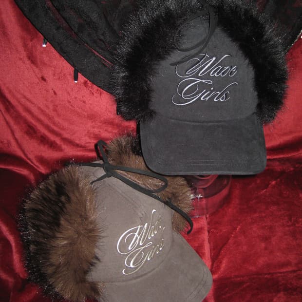 레터링 퍼 이어플랩 캡 모자 