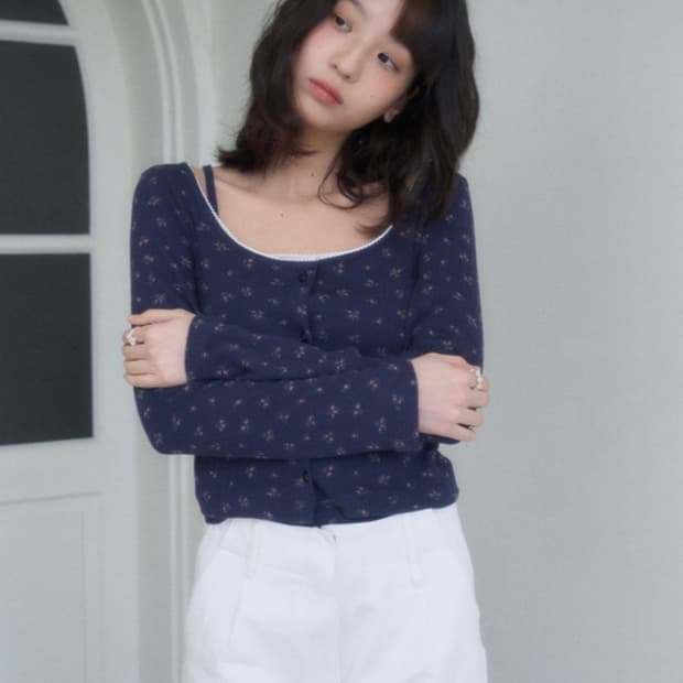 어윗 ‘로지 펀칭 가디건&슬리브리스‘