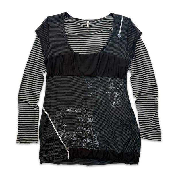 빈티지 블랙 스크라이프 레이어드 티셔츠