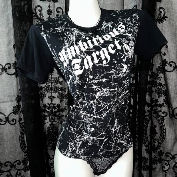 Rock chic printed short sleeve