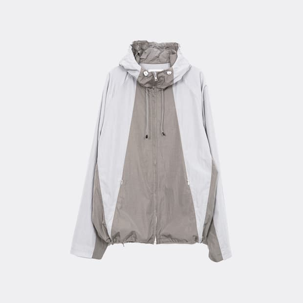 999휴머니티 라이트 후디드 점퍼 2사이즈 팝니다