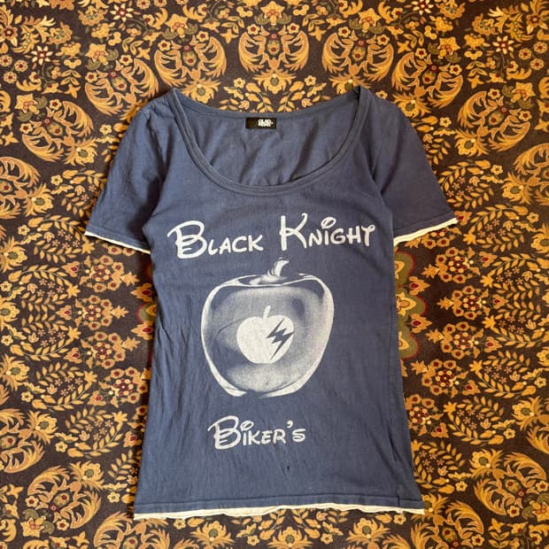 Glad News Black Knight 슬림탑 히스테릭글래머