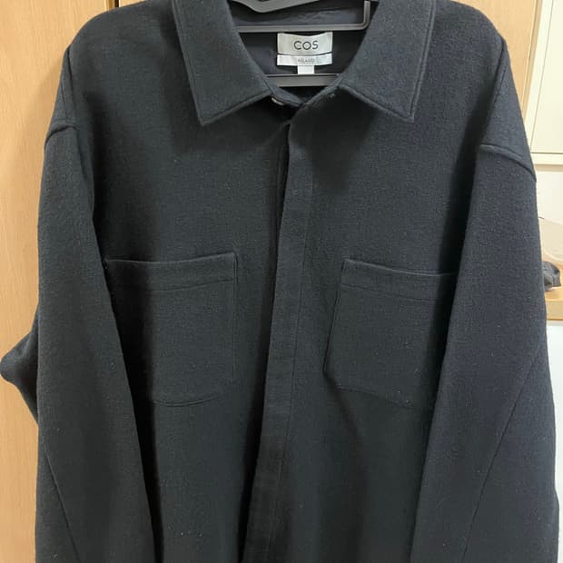 COS 남자 레귤러핏 울 오버셔츠 블랙 1102638001