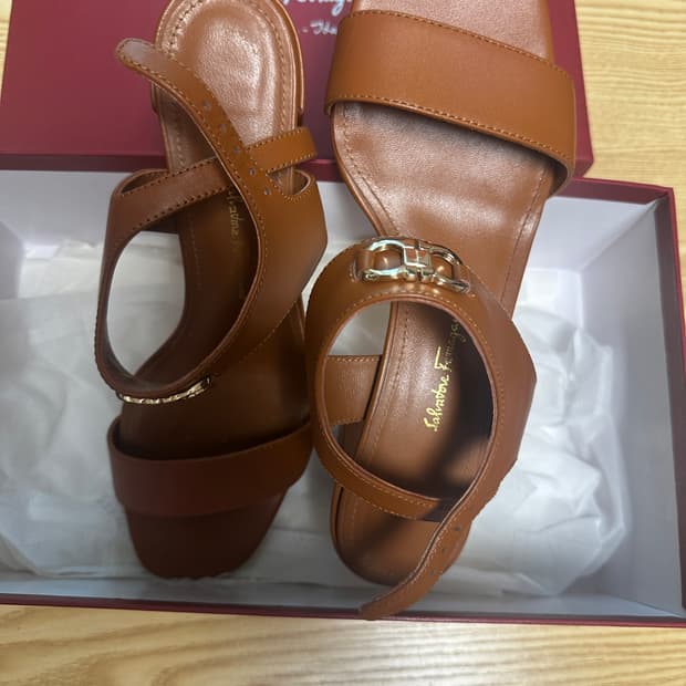 (재당근)카일라 55 송아지 가죽 샌들