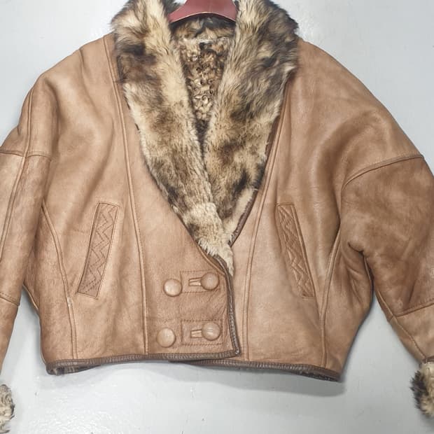 리얼양가죽   크롭무스탕 자켓