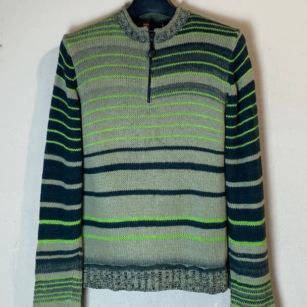 디젤 스트라이프 하프 집 니트