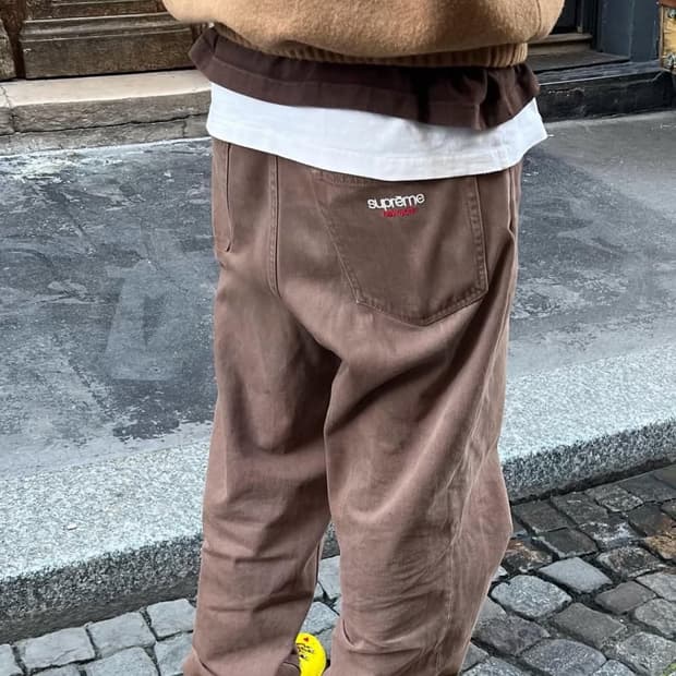 슈프림 23fw 배기진 라이트 브라운