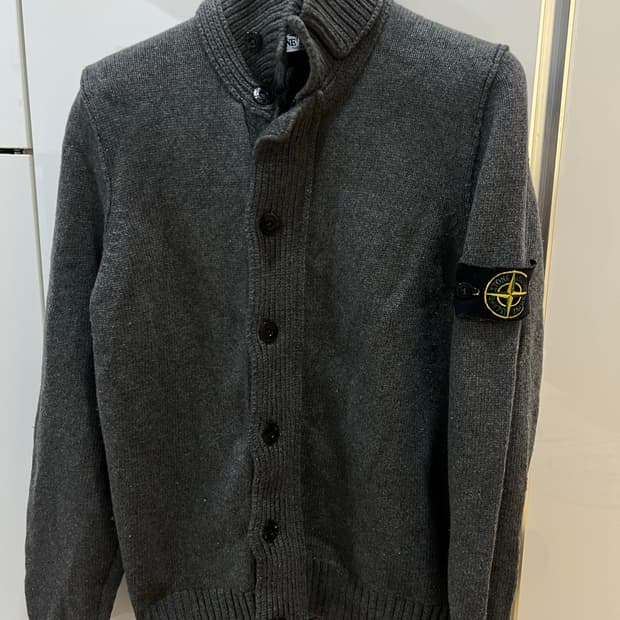 스톤아일랜드 차콜집업가디건 M
