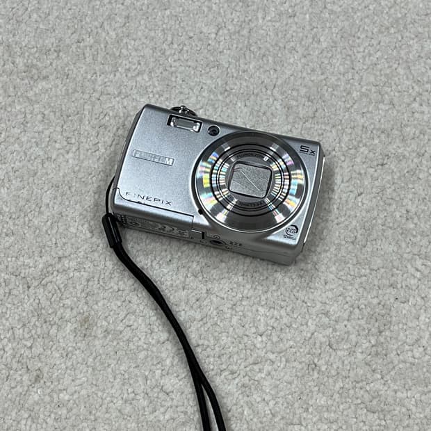 작례 O/후지필름 파인픽스 F100 fd 빈티지 디카