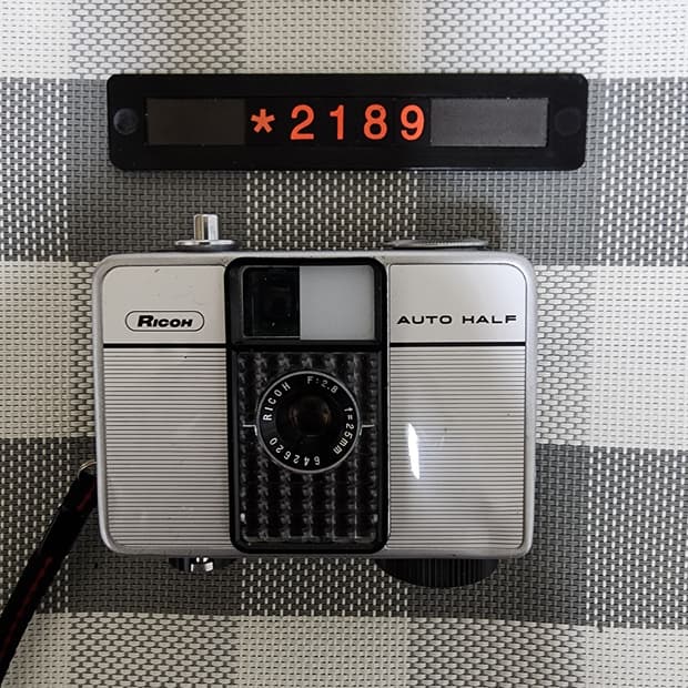 리코 오토하프 E 필름카메라 실버바디