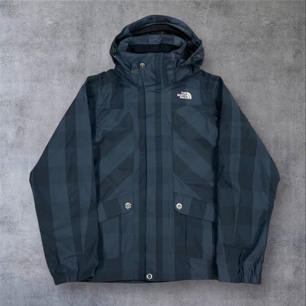 노스페이스 네이비 컬러 스몰 로고 패턴 바람막이