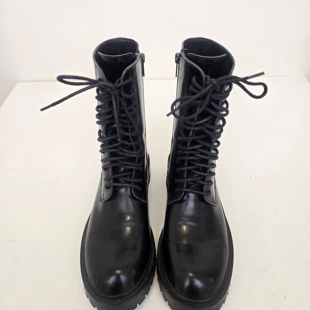 앤 드뮐미스터 사이드집업 레이스 부츠