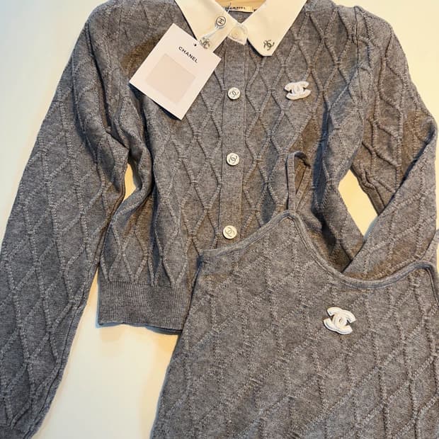 (새상품)샤넬카라가디건나시세트