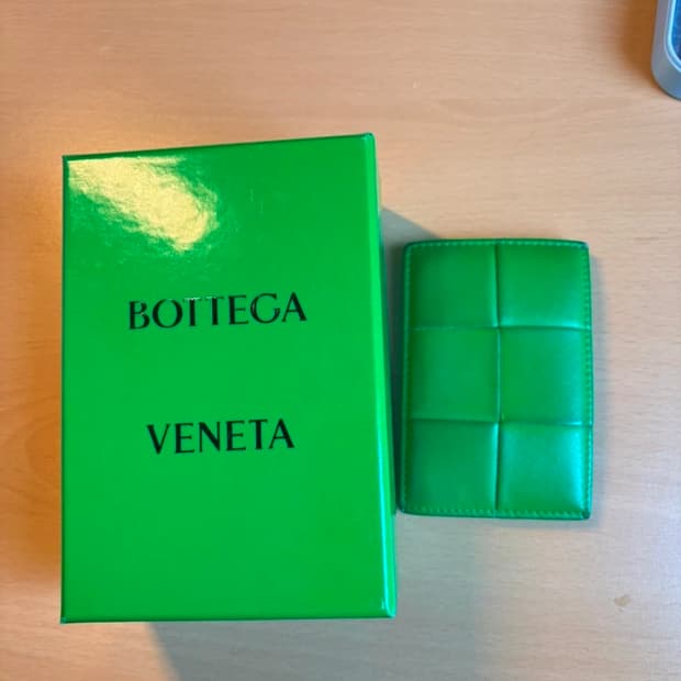 보테가 베네타 카세트 카드 지갑 그린