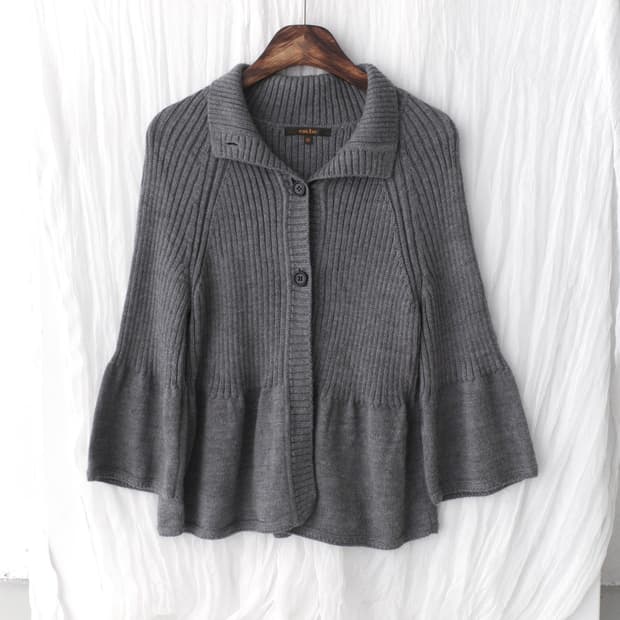 flared knit cardigun